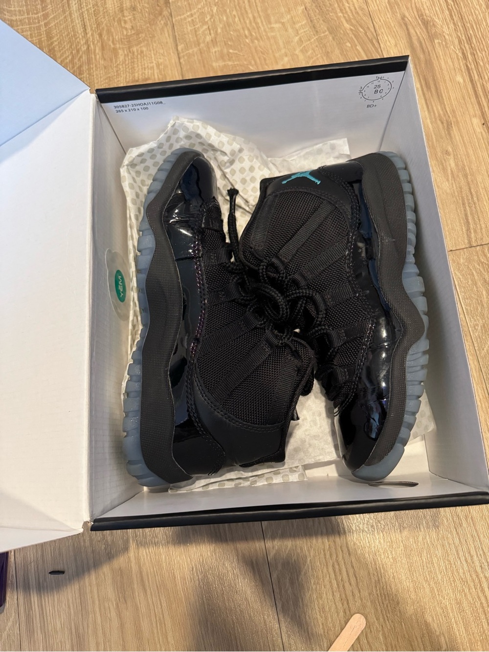 Kids Retro Jordan 11 Gas Size 2 in Good condition